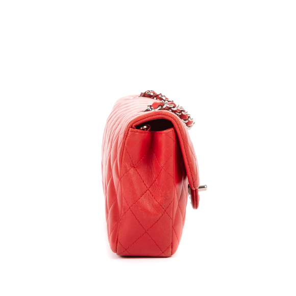 Chanel East West Flap - Picture 5 of 11